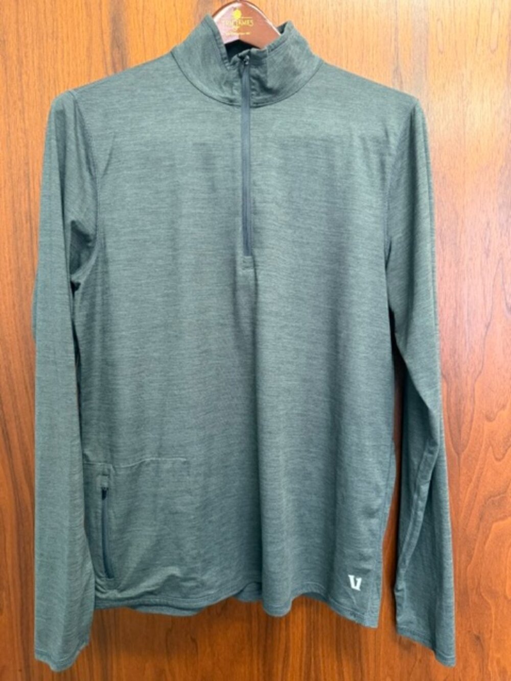 Vuori men's small charcoal grey quarter zip -- like new
